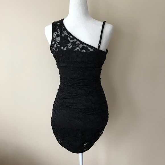 Forever 21 Chantilly Lace One shoulder dress - Picture 6 of 6